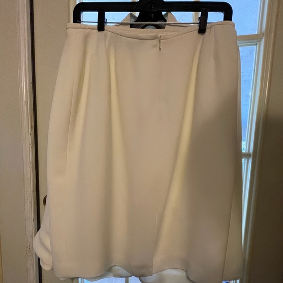 Preston & York Papyrus/Shell Colored Jacket and Skirt Work Suit sz. 18 - Picture 6 of 10